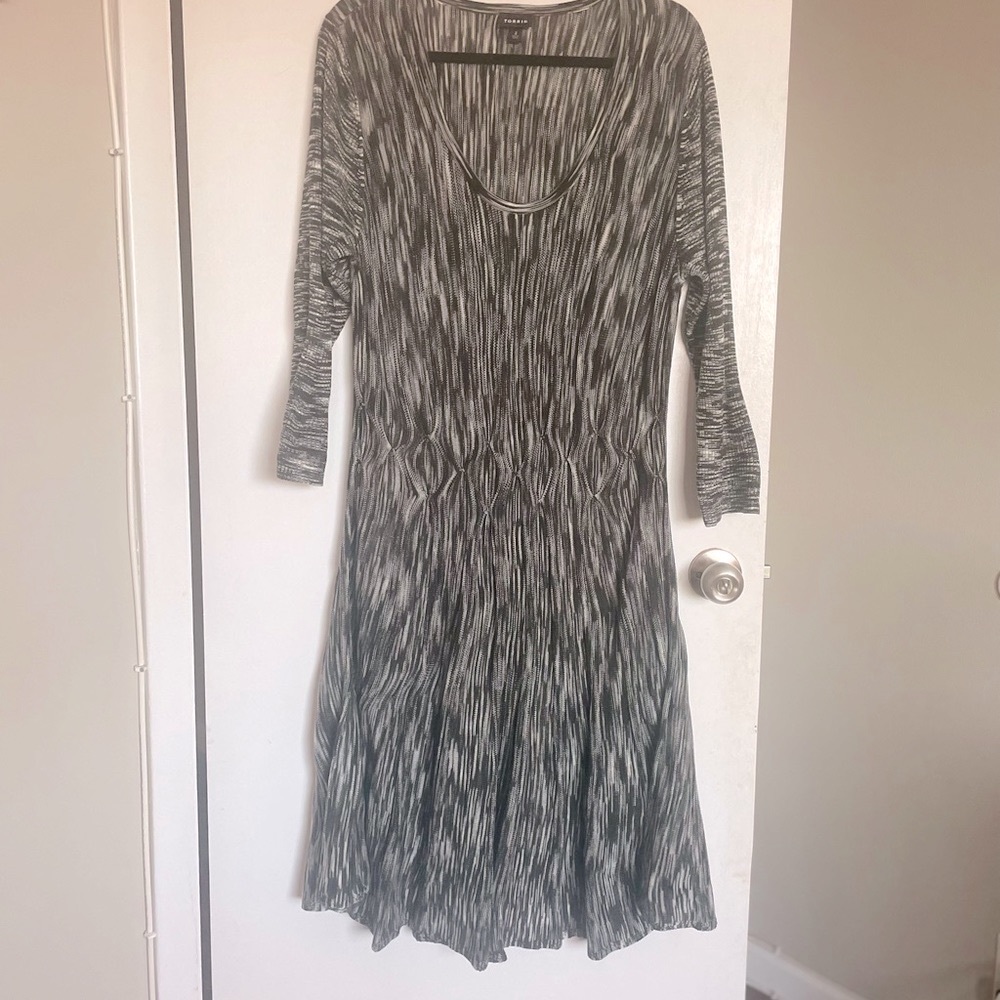 Torrid Scoop Neck Marble Flare Dress - Size 2X - Picture 5 of 16